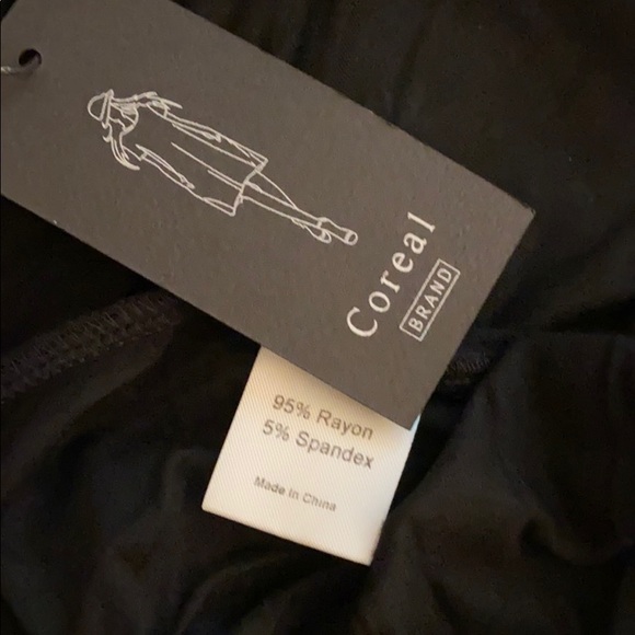 ✨Reduced NWT (in bag) Cold shoulder top or t-shirt - Picture 4 of 4